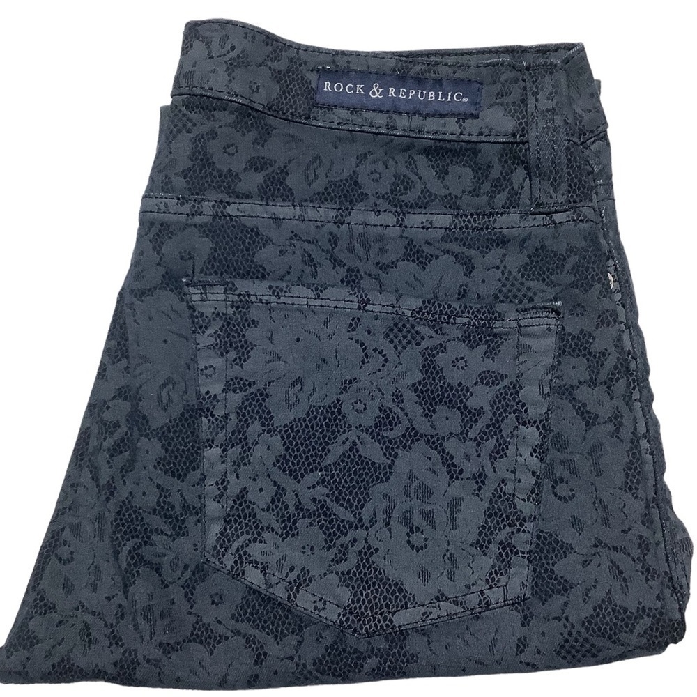 ROCK & REPUBLIC Floral Lace Print Navy‎ Jeans - Size 6